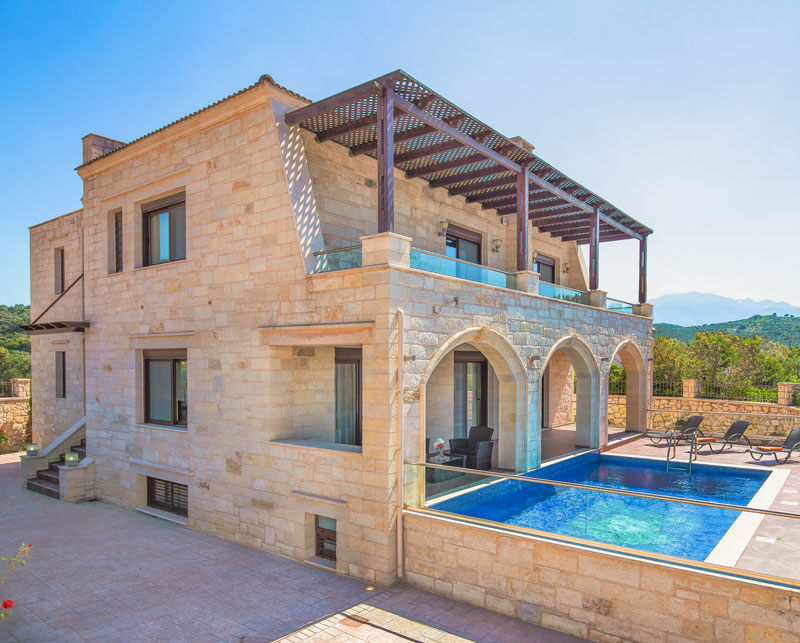 quality construction in Chania- Villas with swimming pool in Chania