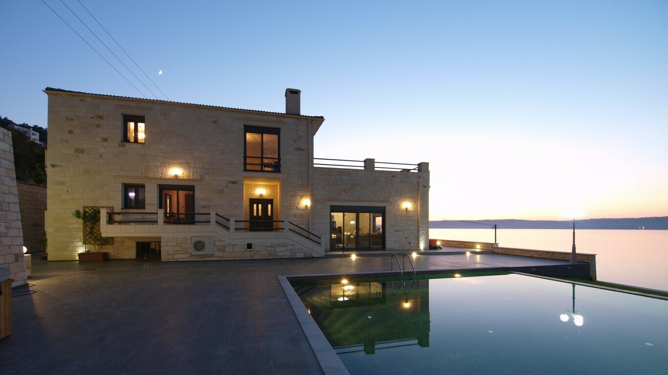 Villa with swimming pool in Chania Crete
