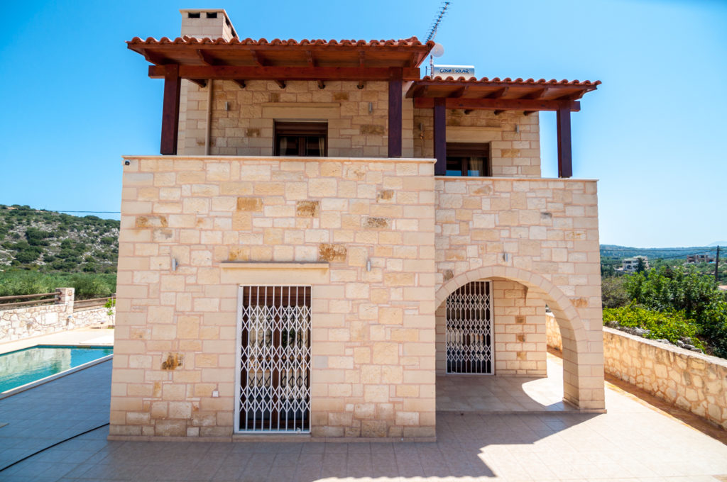 Buying a house in Crete 4 Hidden Things to watch out for.