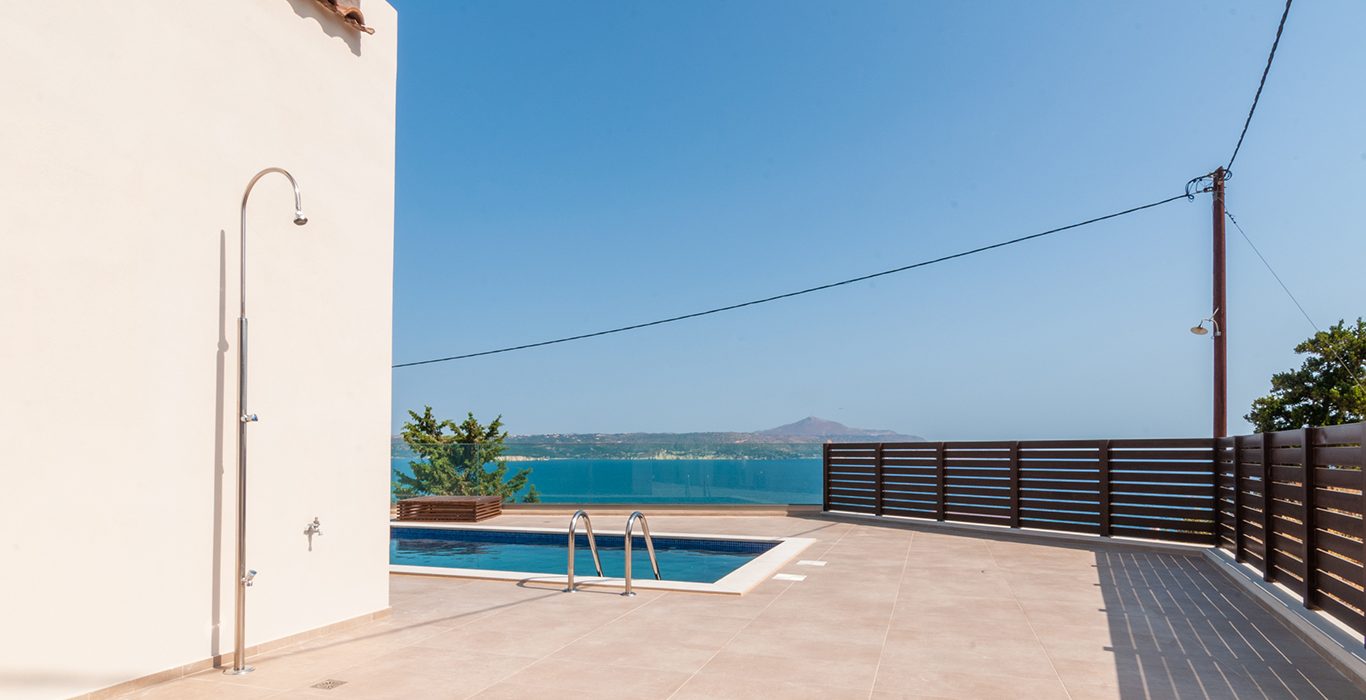 swimming pool villa for sale in Crete