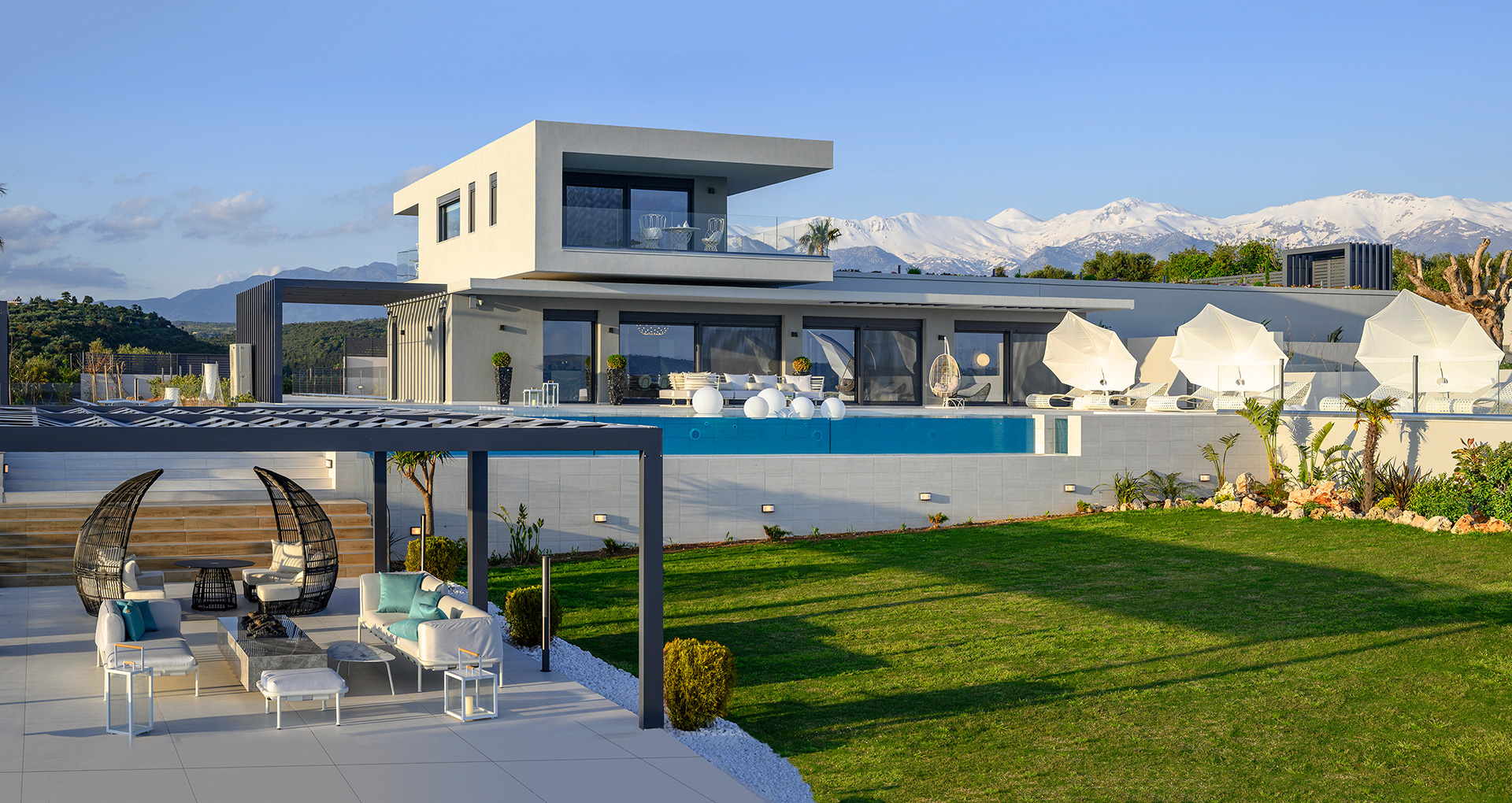 Thea Luxury Villa
